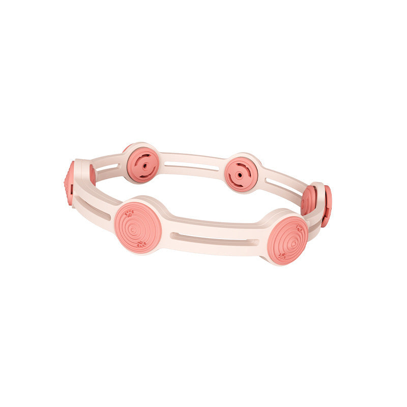 Adjustable collar offering continuous protection against fleas and mosquitoes